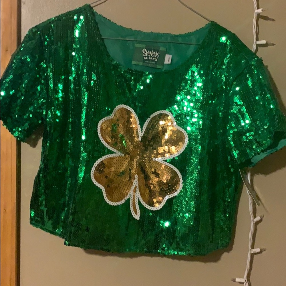 NWT sequin Cropped St Pattys Day shirt
